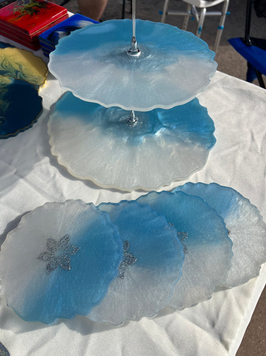 Handmade resin cupcakes holder with 4 coasters. (set)